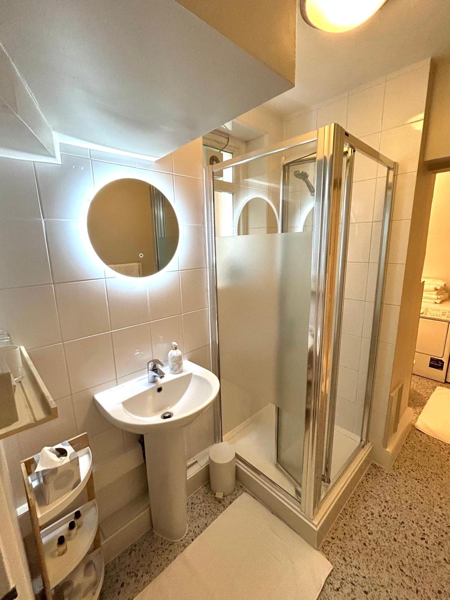Spacious Comfortable Flat With Free Parking In East Finchley, Muswell Hill & Close To Alexandra Palace Londyn Zewnętrze zdjęcie