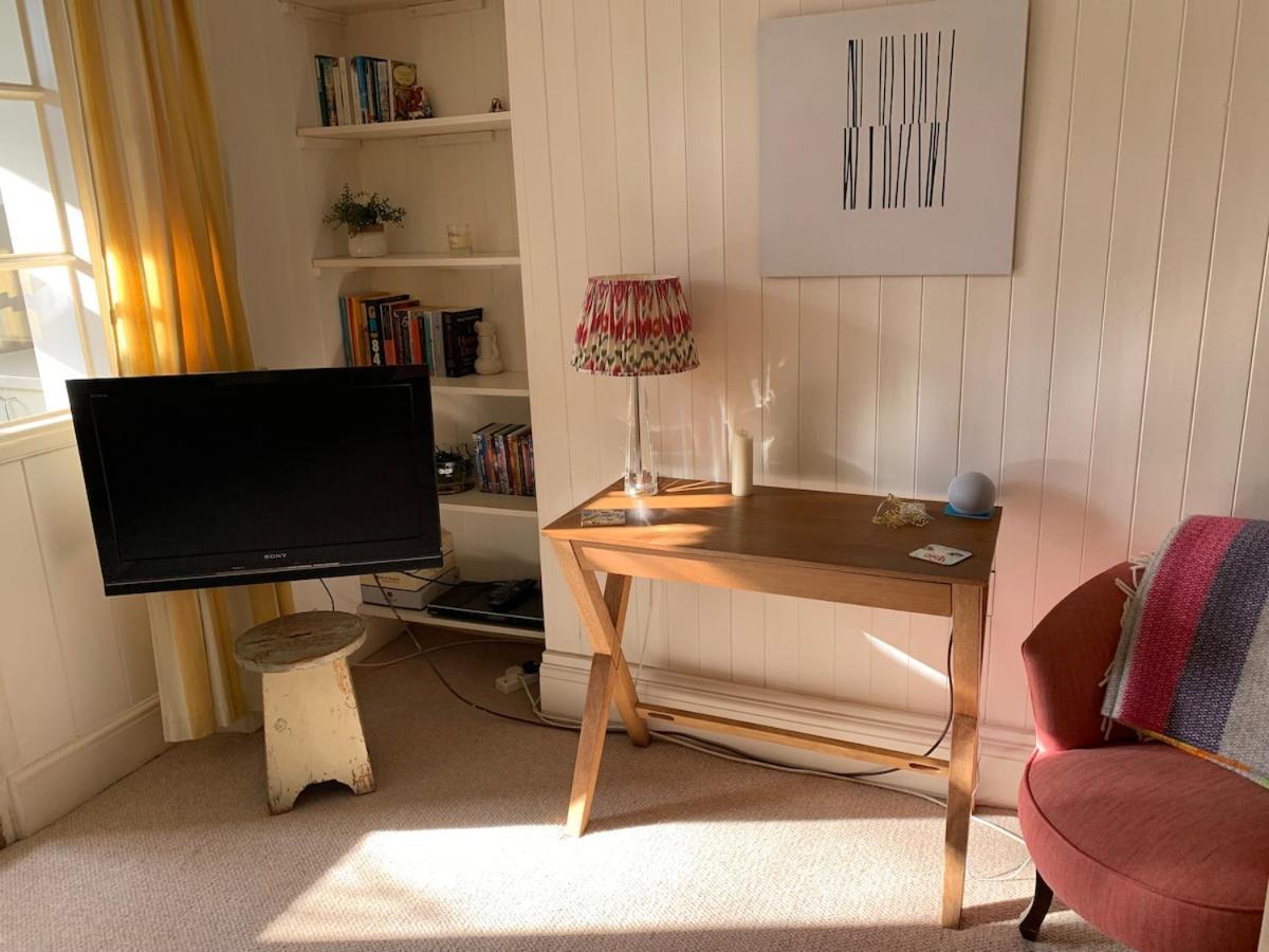 Spacious Comfortable Flat With Free Parking In East Finchley, Muswell Hill & Close To Alexandra Palace Londyn Zewnętrze zdjęcie